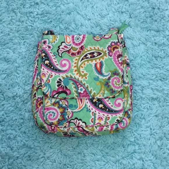 Vera Bradley Handbags - Vera Bradley cross body purse